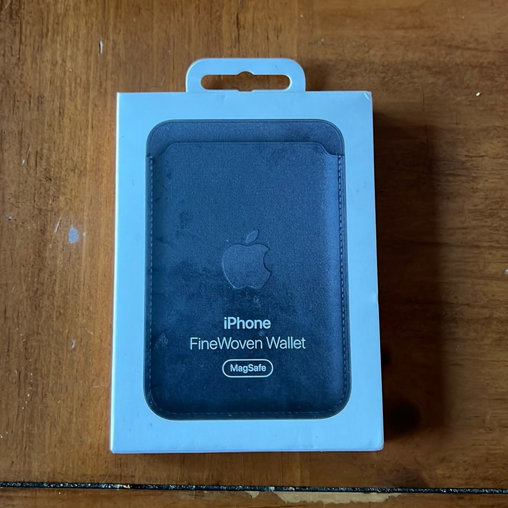 Apple iPhone Fine Woven Wallet